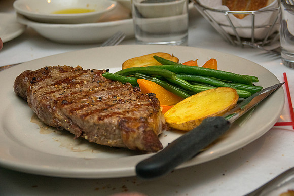 2018-Zoo-Holiday-Dinner-6.jpg